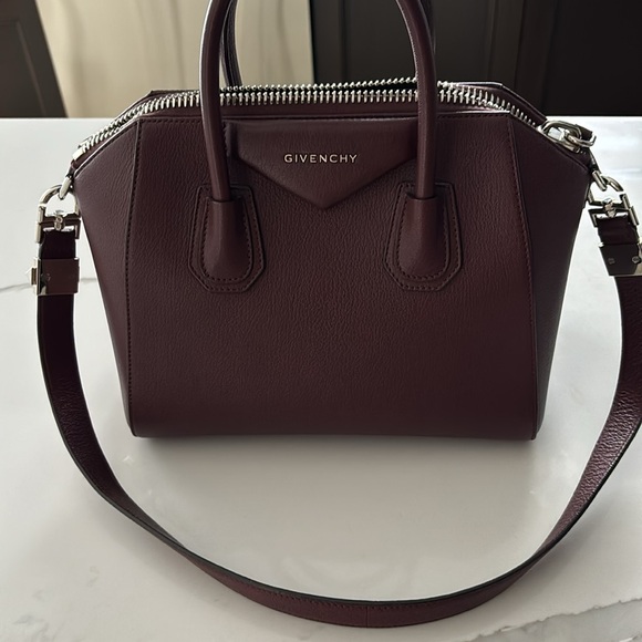 🌼SOLD🌼 Givenchy Small Antigona - Picture 8 of 8